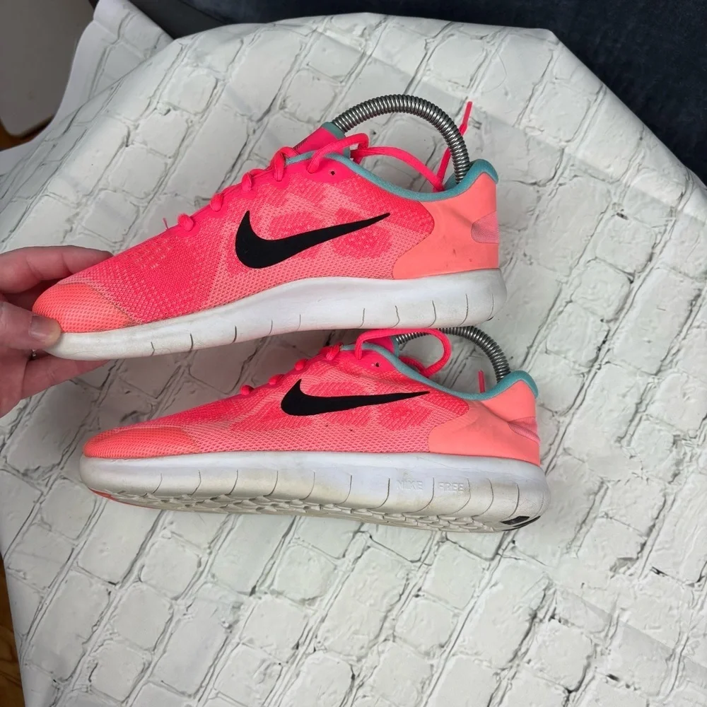 Nike Free RN 2017 (GS) Racer Pink/Black-Lava Glow Kids 7Y = Womens 8.5